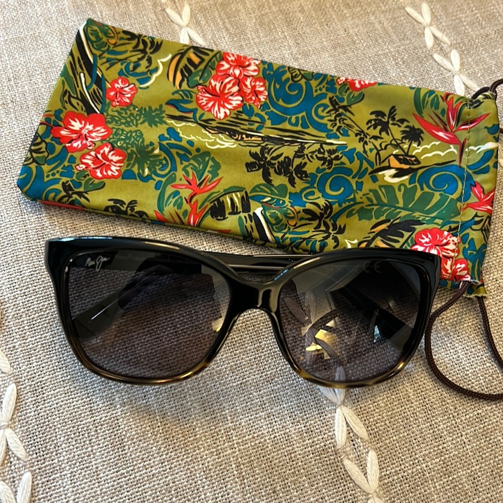 Maui Jim women’s polarized sunglasses. Starfish.